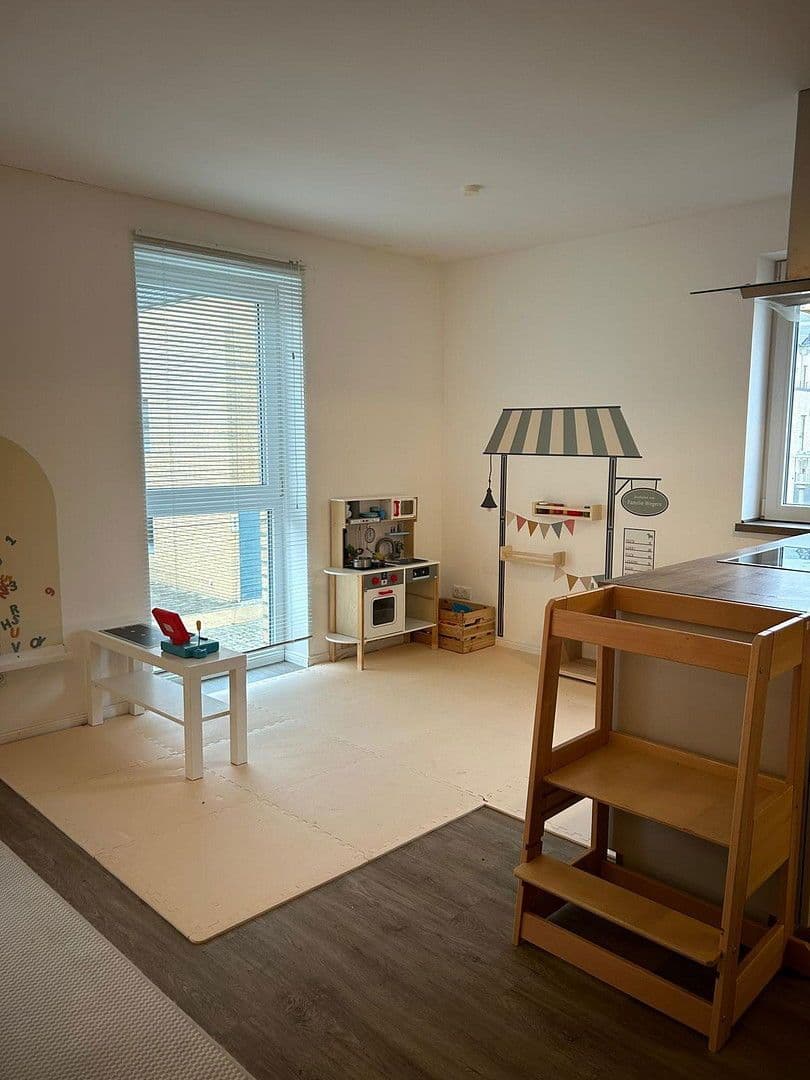 Pronájem bytu 4+1 125 m², Zur Alten Fähre 15, Šlesvik, Šlesvicko-Holštýnsko Pronájem bytu 4+1 125 m², Zur Alten Fähre 15, Šlesvik, Šlesvicko-Holštýnsko