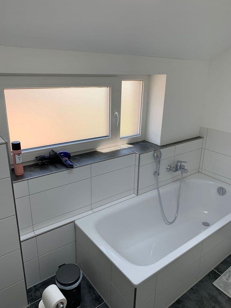 Pronájem bytu 4+1 125 m², Zur Alten Fähre 15, Šlesvik, Šlesvicko-Holštýnsko Pronájem bytu 4+1 125 m², Zur Alten Fähre 15, Šlesvik, Šlesvicko-Holštýnsko