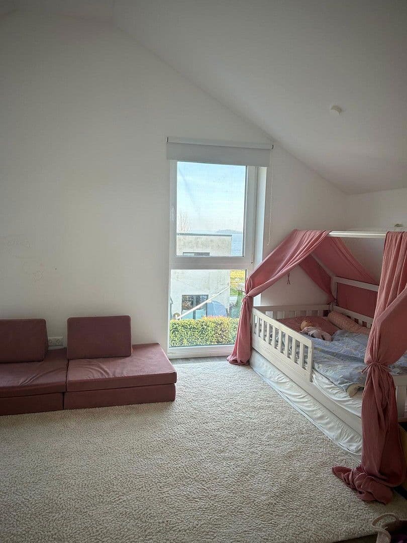 Pronájem bytu 4+1 125 m², Zur Alten Fähre 15, Šlesvik, Šlesvicko-Holštýnsko Pronájem bytu 4+1 125 m², Zur Alten Fähre 15, Šlesvik, Šlesvicko-Holštýnsko