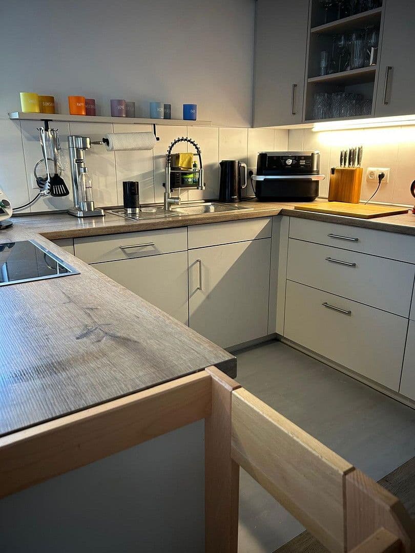 Pronájem bytu 4+1 125 m², Zur Alten Fähre 15, Šlesvik, Šlesvicko-Holštýnsko Pronájem bytu 4+1 125 m², Zur Alten Fähre 15, Šlesvik, Šlesvicko-Holštýnsko