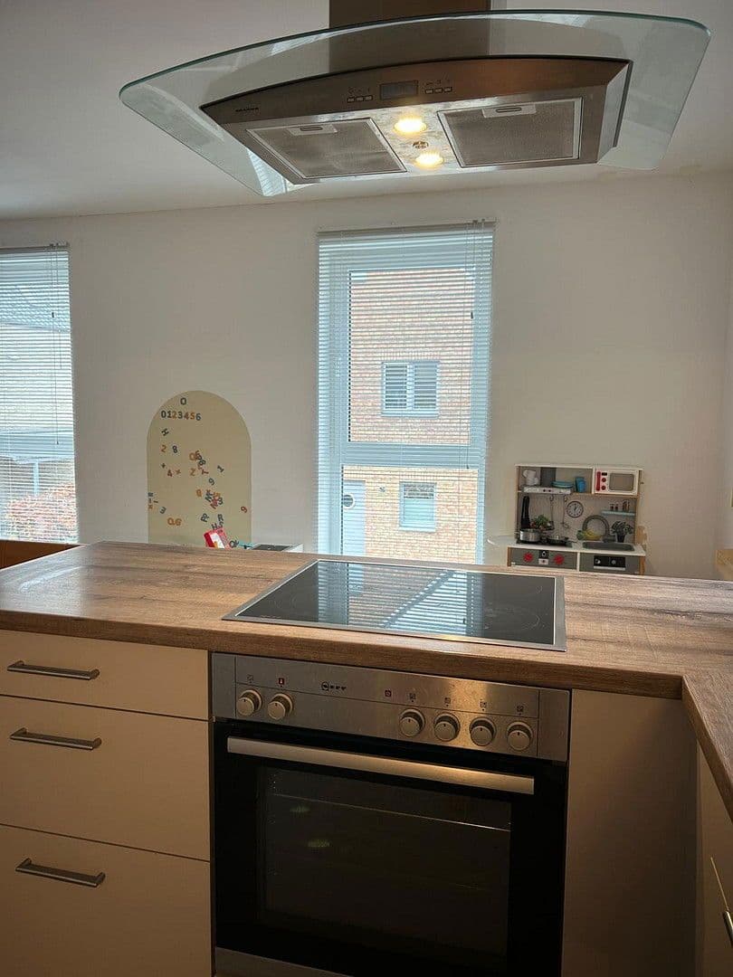 Pronájem bytu 4+1 125 m², Zur Alten Fähre 15, Šlesvik, Šlesvicko-Holštýnsko Pronájem bytu 4+1 125 m², Zur Alten Fähre 15, Šlesvik, Šlesvicko-Holštýnsko