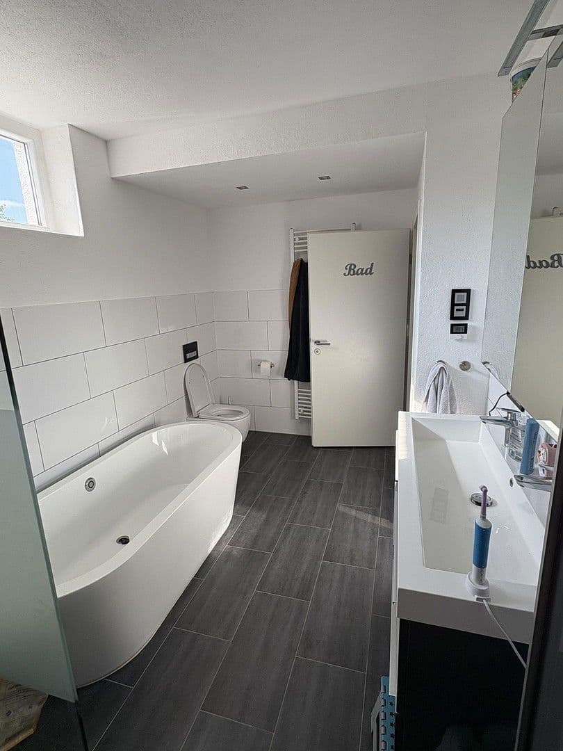 Prodej domu 191 m², pozemek 292 m², Mühltal, Hessen Prodej domu 191 m², pozemek 292 m², Mühltal, Hessen