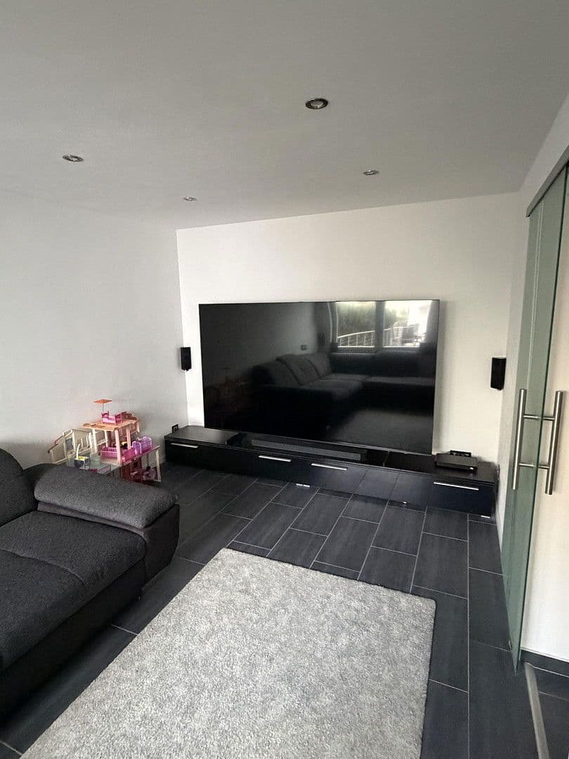 Prodej domu 191 m², pozemek 292 m², Mühltal, Hessen Prodej domu 191 m², pozemek 292 m², Mühltal, Hessen