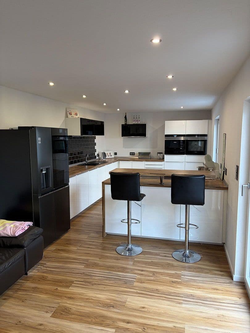 Prodej domu 191 m², pozemek 292 m², Mühltal, Hessen Prodej domu 191 m², pozemek 292 m², Mühltal, Hessen