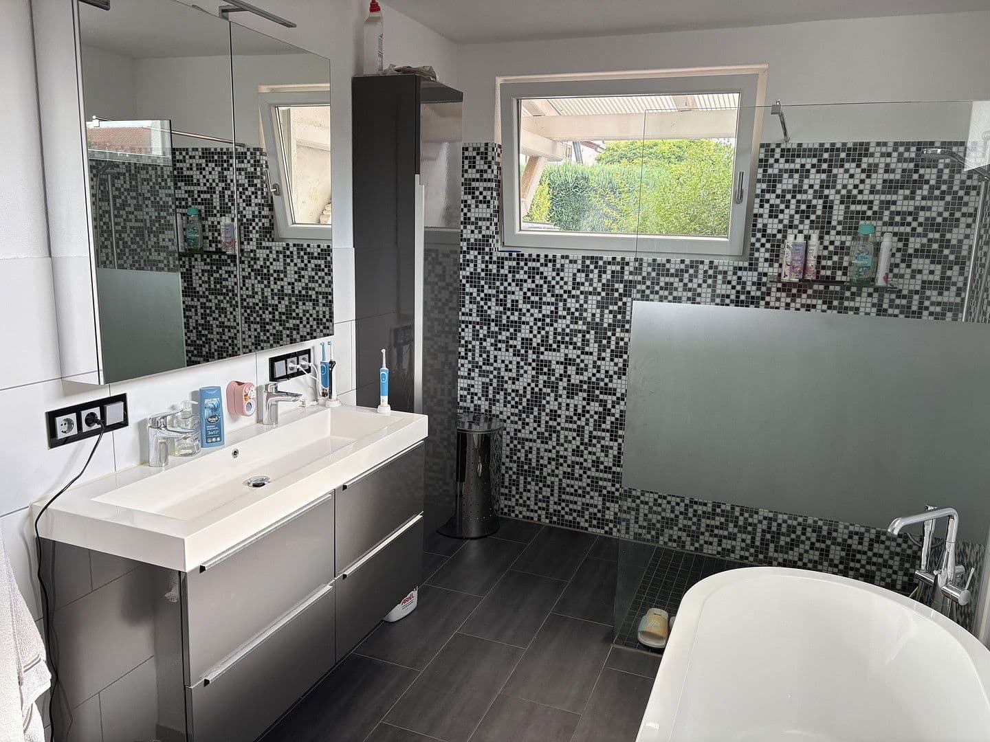 Prodej domu 191 m², pozemek 292 m², Mühltal, Hessen Prodej domu 191 m², pozemek 292 m², Mühltal, Hessen