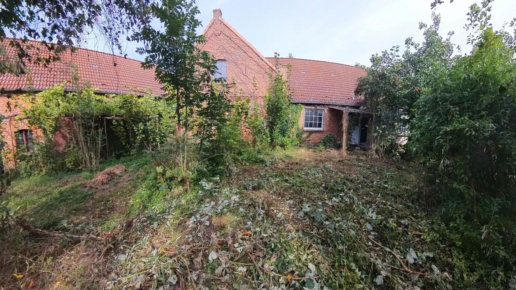 Prodej domu 240 m², pozemek 1.218 m², Poststr.10, Siedenbollentin, Mecklenburg-Vorpommern Prodej domu 240 m², pozemek 1.218 m², Poststr.10, Siedenbollentin, Mecklenburg-Vorpommern