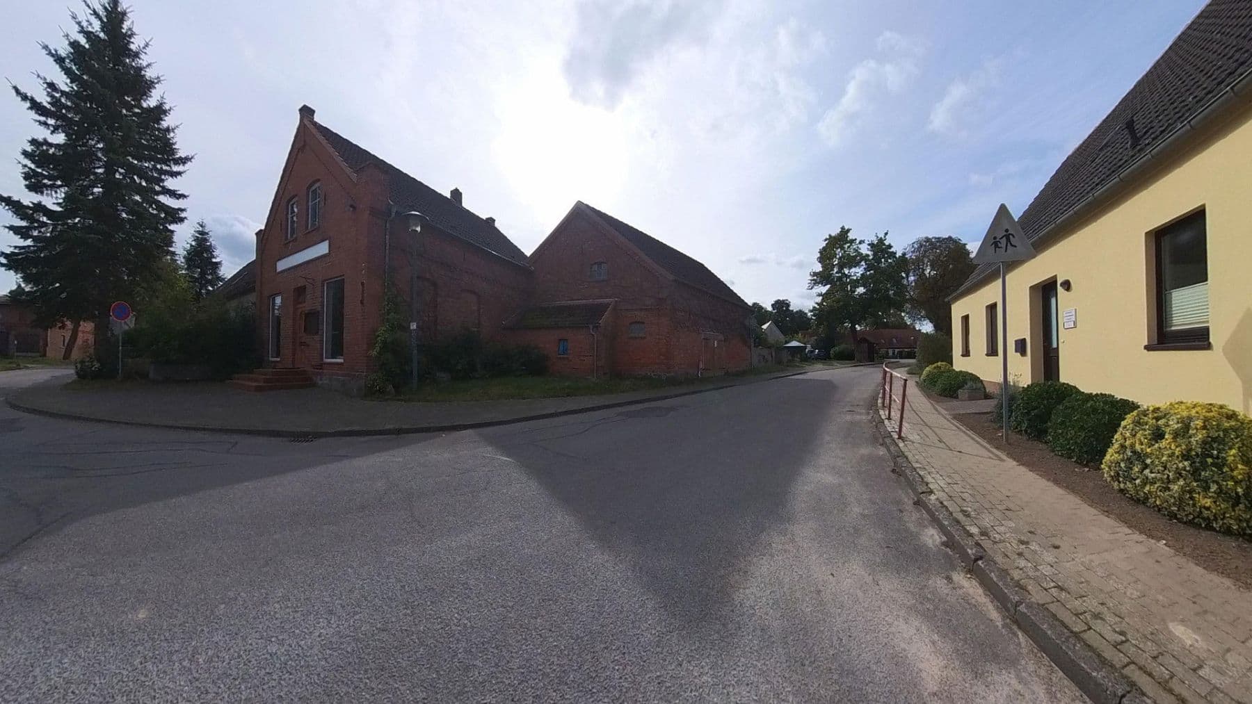 Prodej domu 240 m², pozemek 1.218 m², Poststr.10, Siedenbollentin, Mecklenburg-Vorpommern Prodej domu 240 m², pozemek 1.218 m², Poststr.10, Siedenbollentin, Mecklenburg-Vorpommern