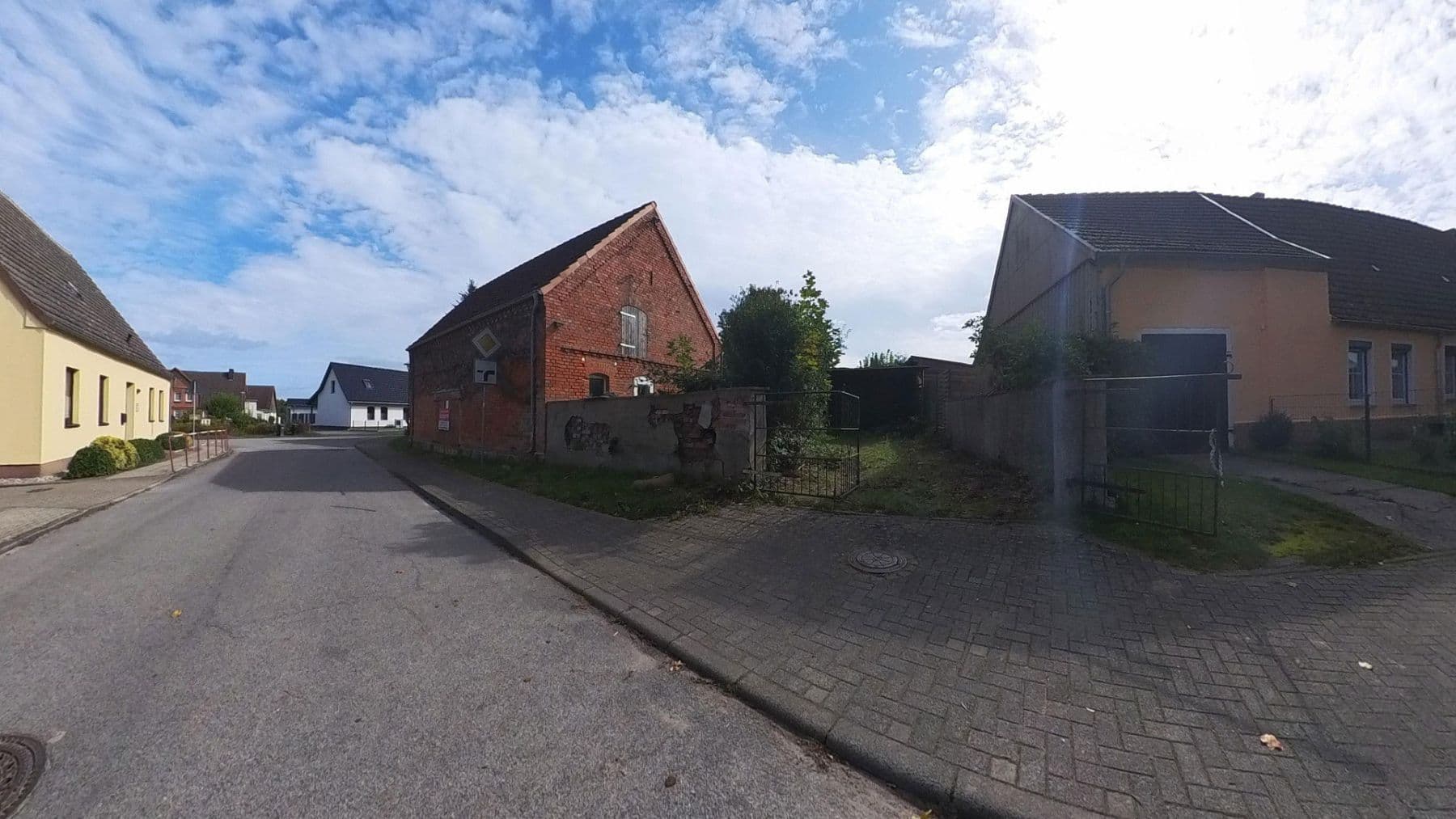 Prodej domu 240 m², pozemek 1.218 m², Poststr.10, Siedenbollentin, Mecklenburg-Vorpommern Prodej domu 240 m², pozemek 1.218 m², Poststr.10, Siedenbollentin, Mecklenburg-Vorpommern