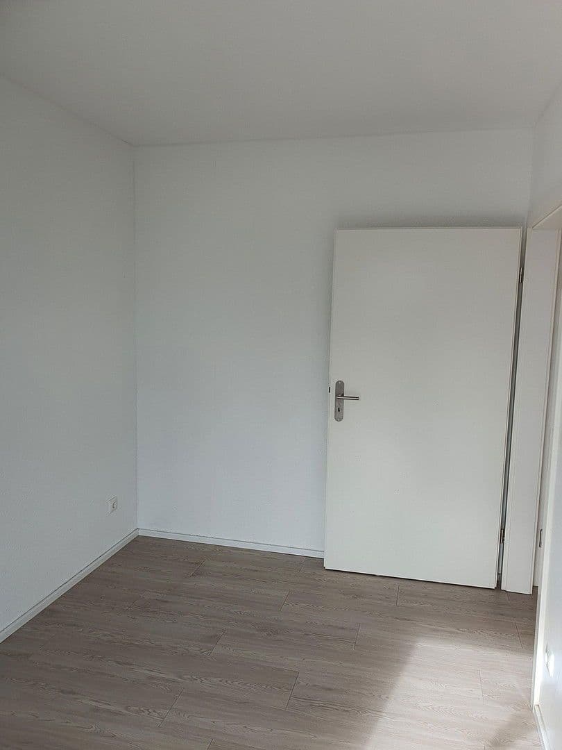 Pronájem bytu 2+1 34 m², Bruchmühler Str. 77, Fredersdorf-Vogelsdorf, Braniborsko Pronájem bytu 2+1 34 m², Bruchmühler Str. 77, Fredersdorf-Vogelsdorf, Braniborsko