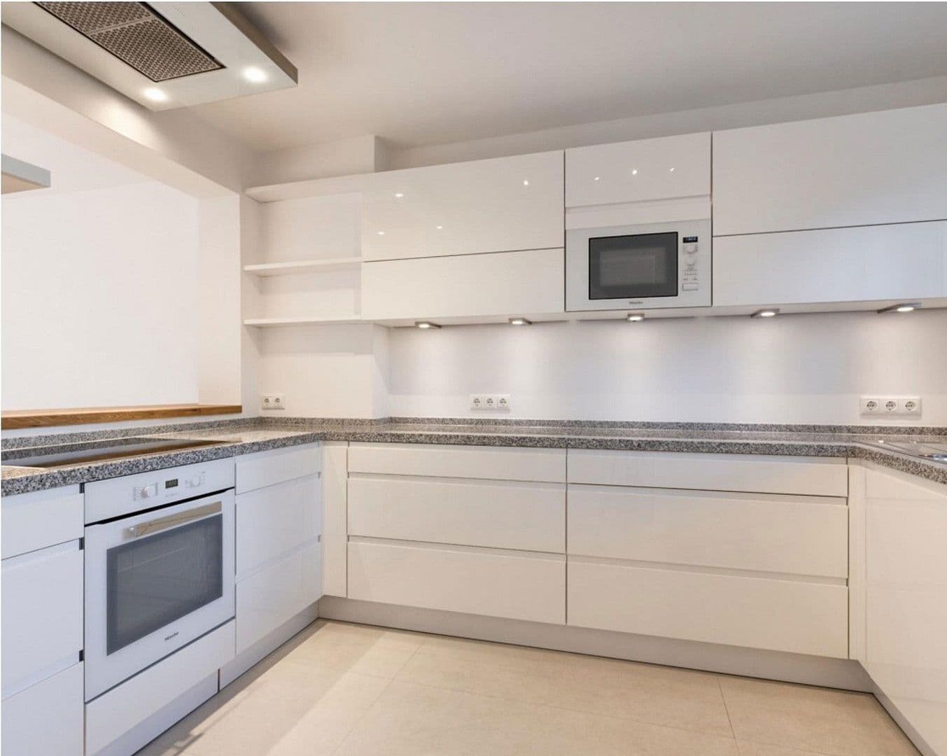 Pronájem domu 150 m², pozemek 376 m², Hamburg, Hamburg Pronájem domu 150 m², pozemek 376 m², Hamburg, Hamburg