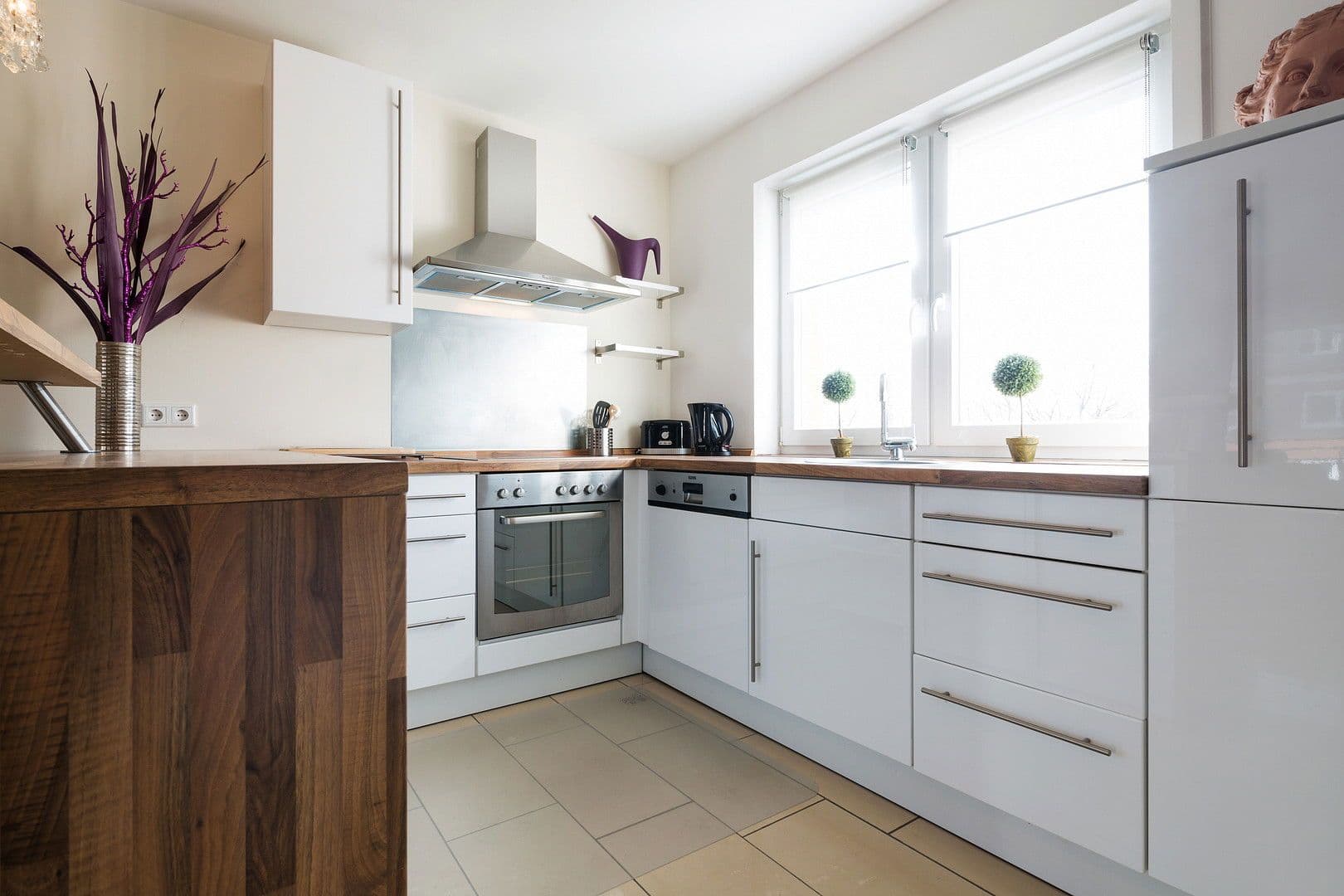 Pronájem bytu 2+1 60 m², Düsseldorf, Severní Porýní-Vestfálsko Pronájem bytu 2+1 60 m², Düsseldorf, Severní Porýní-Vestfálsko