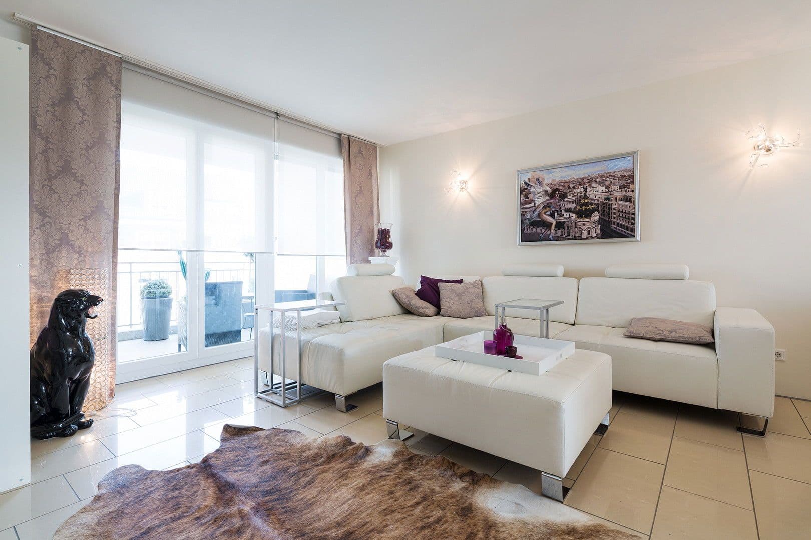 Pronájem bytu 2+1 60 m², Düsseldorf, Severní Porýní-Vestfálsko Pronájem bytu 2+1 60 m², Düsseldorf, Severní Porýní-Vestfálsko