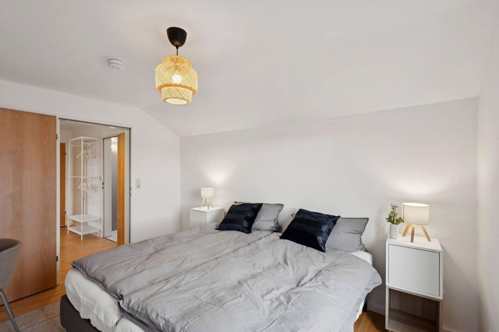 Pronájem bytu 3+1 50 m², Elbogenerstr. 7, Dachau, Bavorsko Pronájem bytu 3+1 50 m², Elbogenerstr. 7, Dachau, Bavorsko