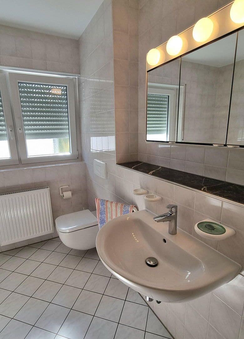 Pronájem bytu 3+kk 119 m², Bochum, Severní Porýní-Vestfálsko Pronájem bytu 3+kk 119 m², Bochum, Severní Porýní-Vestfálsko