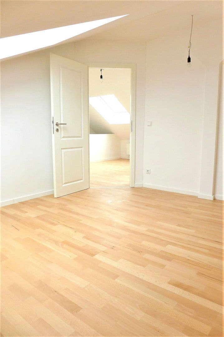 Pronájem bytu 3+1 86 m², Schweppermannstr.0, Nürnberg, Bavorsko Pronájem bytu 3+1 86 m², Schweppermannstr.0, Nürnberg, Bavorsko