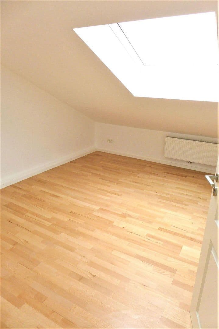 Pronájem bytu 3+1 86 m², Schweppermannstr.0, Nürnberg, Bavorsko Pronájem bytu 3+1 86 m², Schweppermannstr.0, Nürnberg, Bavorsko
