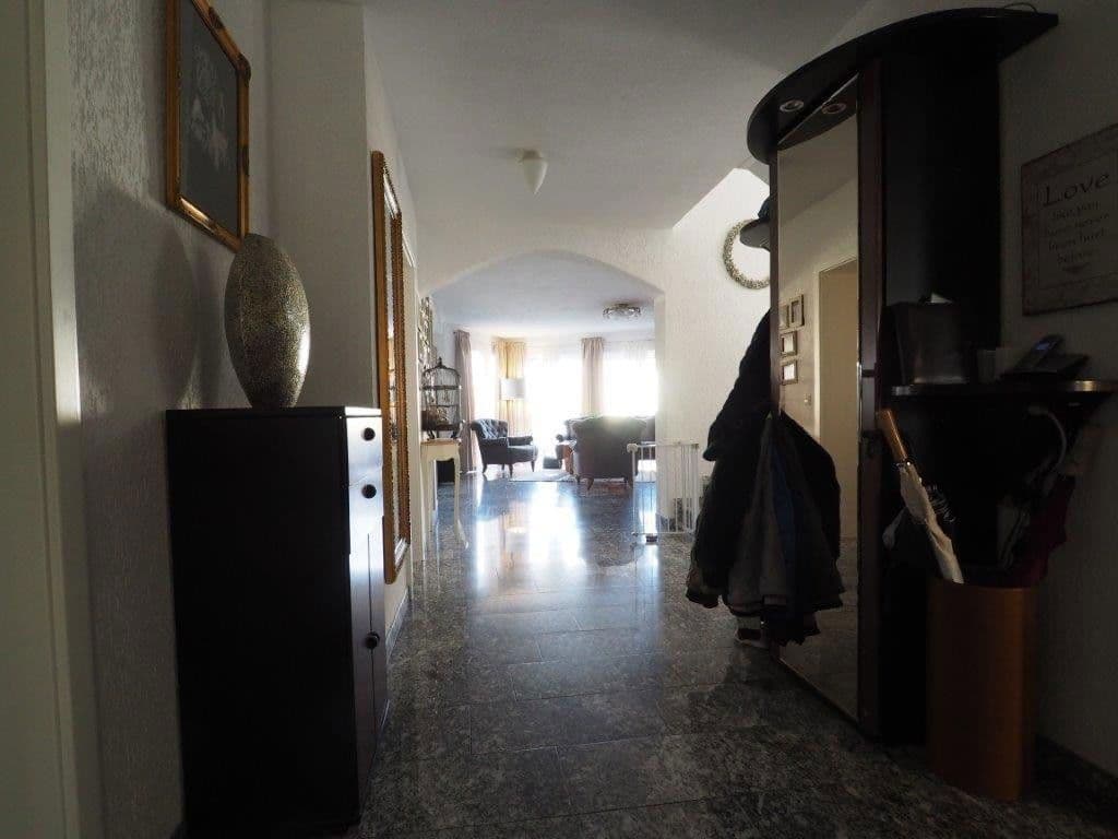 Prodej domu 386 m², pozemek 473 m², Niefern-Öschelbronn, Bádensko-Württembersko Prodej domu 386 m², pozemek 473 m², Niefern-Öschelbronn, Bádensko-Württembersko