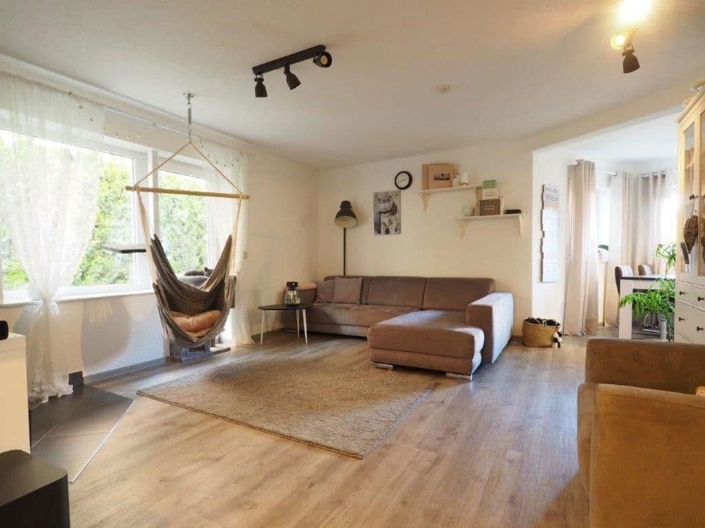 Prodej domu 386 m², pozemek 473 m², Niefern-Öschelbronn, Bádensko-Württembersko Prodej domu 386 m², pozemek 473 m², Niefern-Öschelbronn, Bádensko-Württembersko
