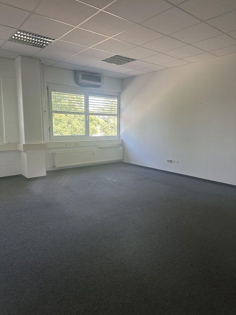 Pronájem kanceláře 270 m², Augsburg, Bavorsko Pronájem kanceláře 270 m², Augsburg, Bavorsko