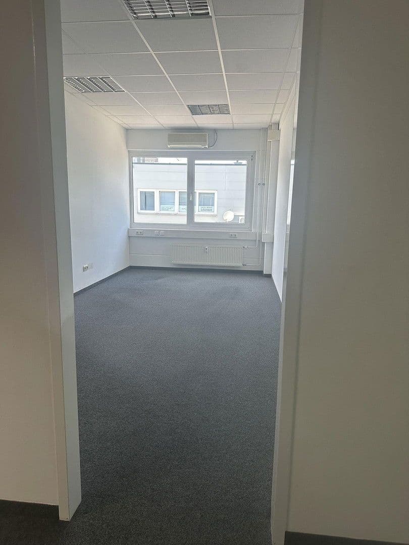 Pronájem kanceláře 270 m², Augsburg, Bavorsko Pronájem kanceláře 270 m², Augsburg, Bavorsko