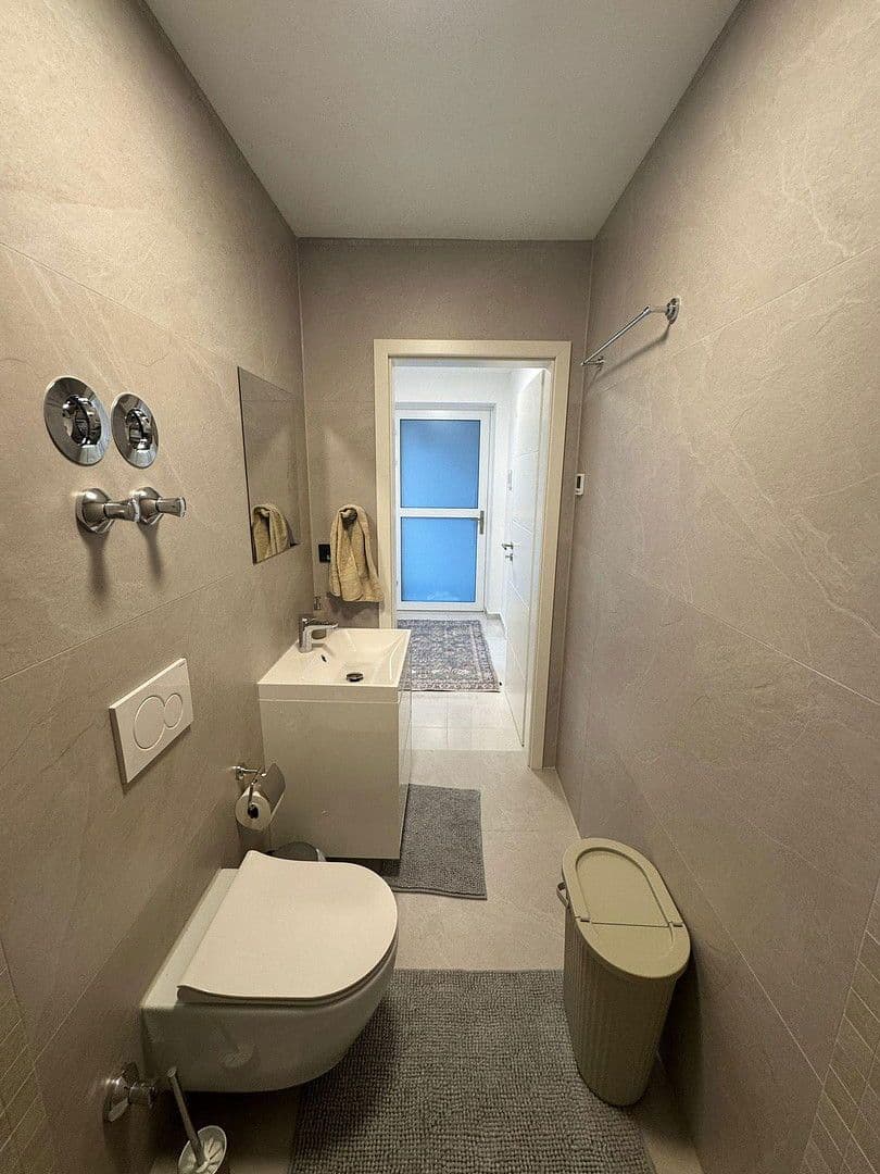 Pronájem bytu 1+1 33 m², Leverkusen, Severní Porýní-Vestfálsko Pronájem bytu 1+1 33 m², Leverkusen, Severní Porýní-Vestfálsko