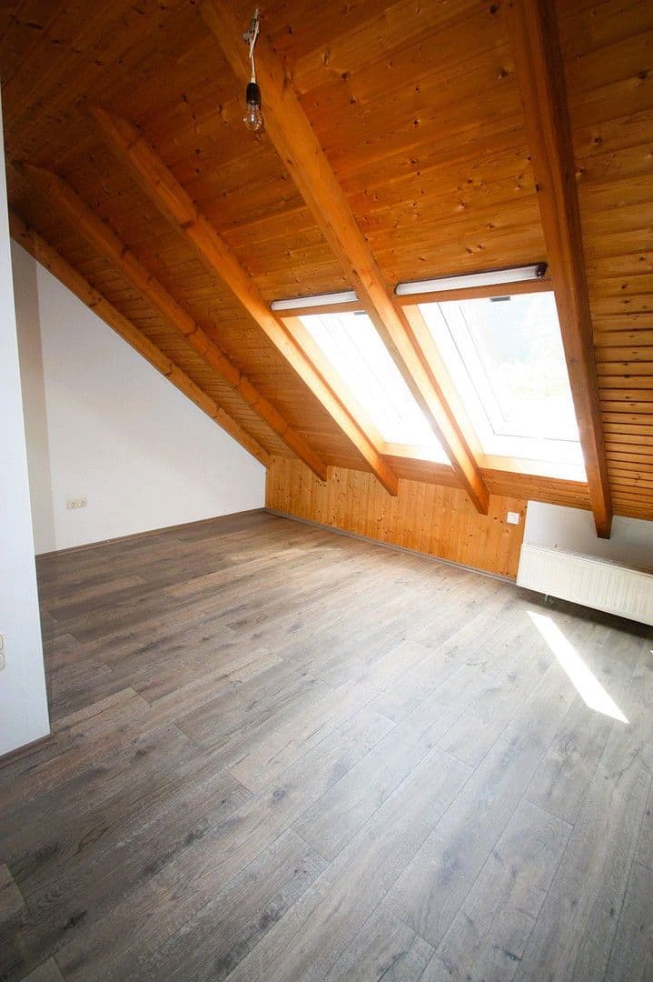 Prodej domu 235 m², pozemek 552 m², Wolfskehle, Kulmbach, Bavorsko Prodej domu 235 m², pozemek 552 m², Wolfskehle, Kulmbach, Bavorsko