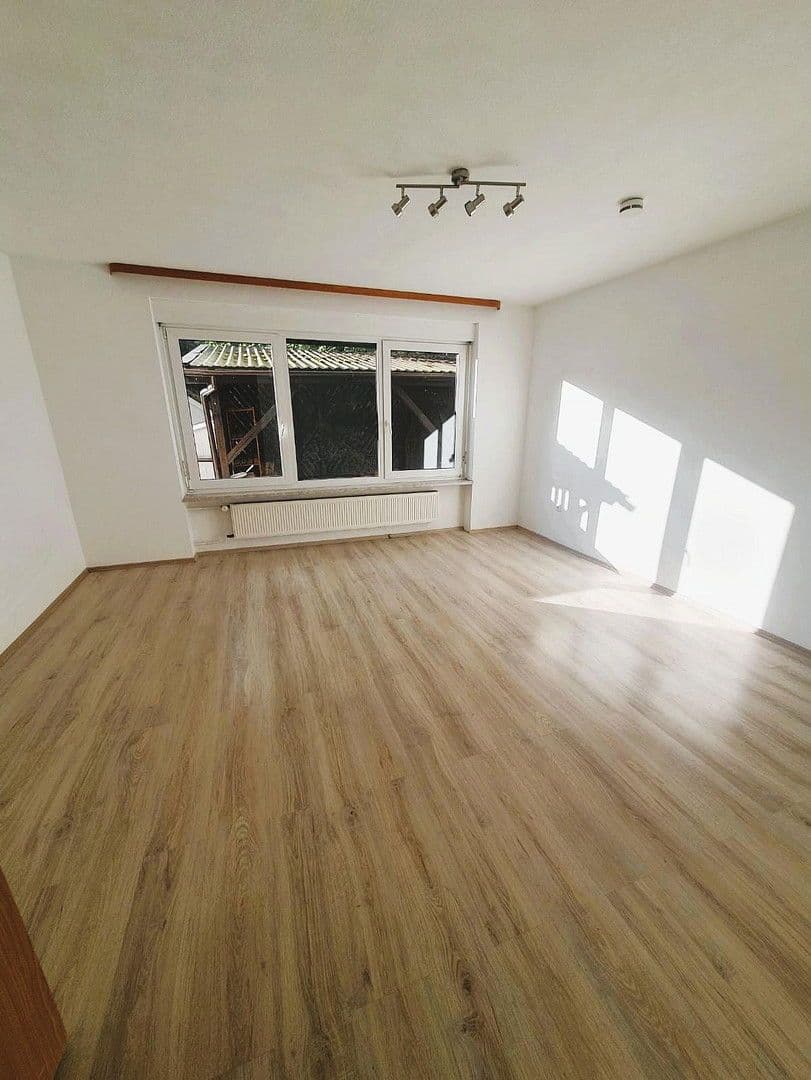 Prodej domu 235 m², pozemek 552 m², Wolfskehle, Kulmbach, Bavorsko Prodej domu 235 m², pozemek 552 m², Wolfskehle, Kulmbach, Bavorsko