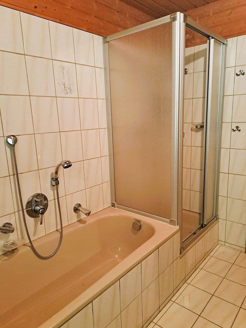 Prodej domu 235 m², pozemek 552 m², Wolfskehle, Kulmbach, Bavorsko Prodej domu 235 m², pozemek 552 m², Wolfskehle, Kulmbach, Bavorsko