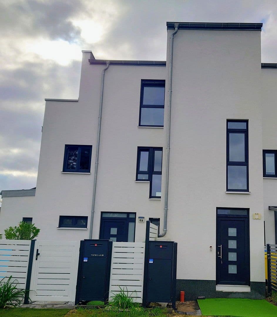 Prodej bytu 3+1 73 m², Strehlener Str. 4a, Berlin, Berlín Prodej bytu 3+1 73 m², Strehlener Str. 4a, Berlin, Berlín