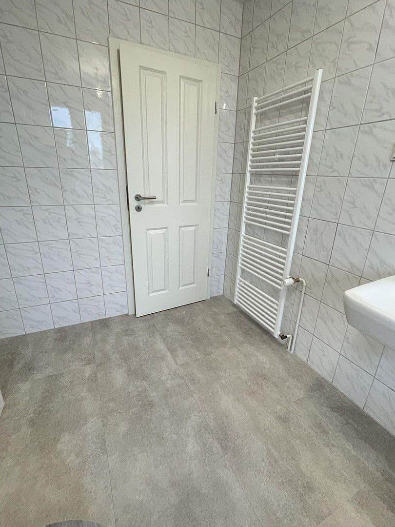 Pronájem bytu 3+1 62 m², Langer Weg 7, Magdeburg, Sasko-Anhaltsko Pronájem bytu 3+1 62 m², Langer Weg 7, Magdeburg, Sasko-Anhaltsko