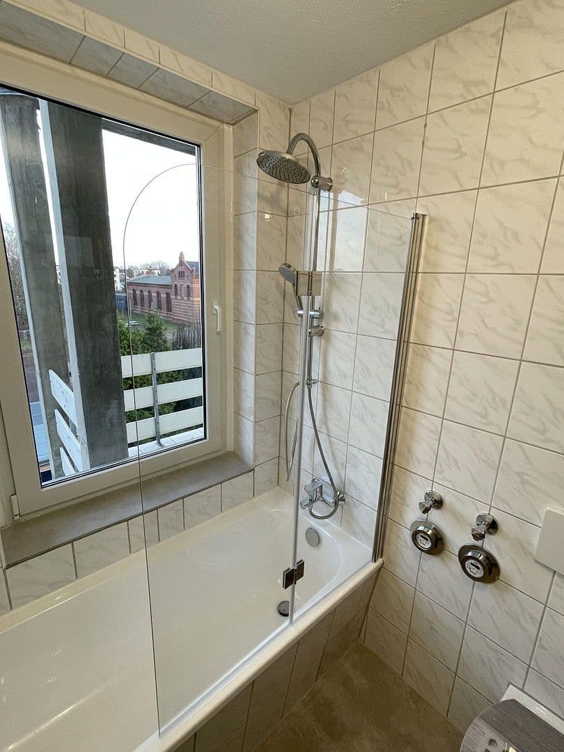 Pronájem bytu 3+1 62 m², Langer Weg 7, Magdeburg, Sasko-Anhaltsko Pronájem bytu 3+1 62 m², Langer Weg 7, Magdeburg, Sasko-Anhaltsko