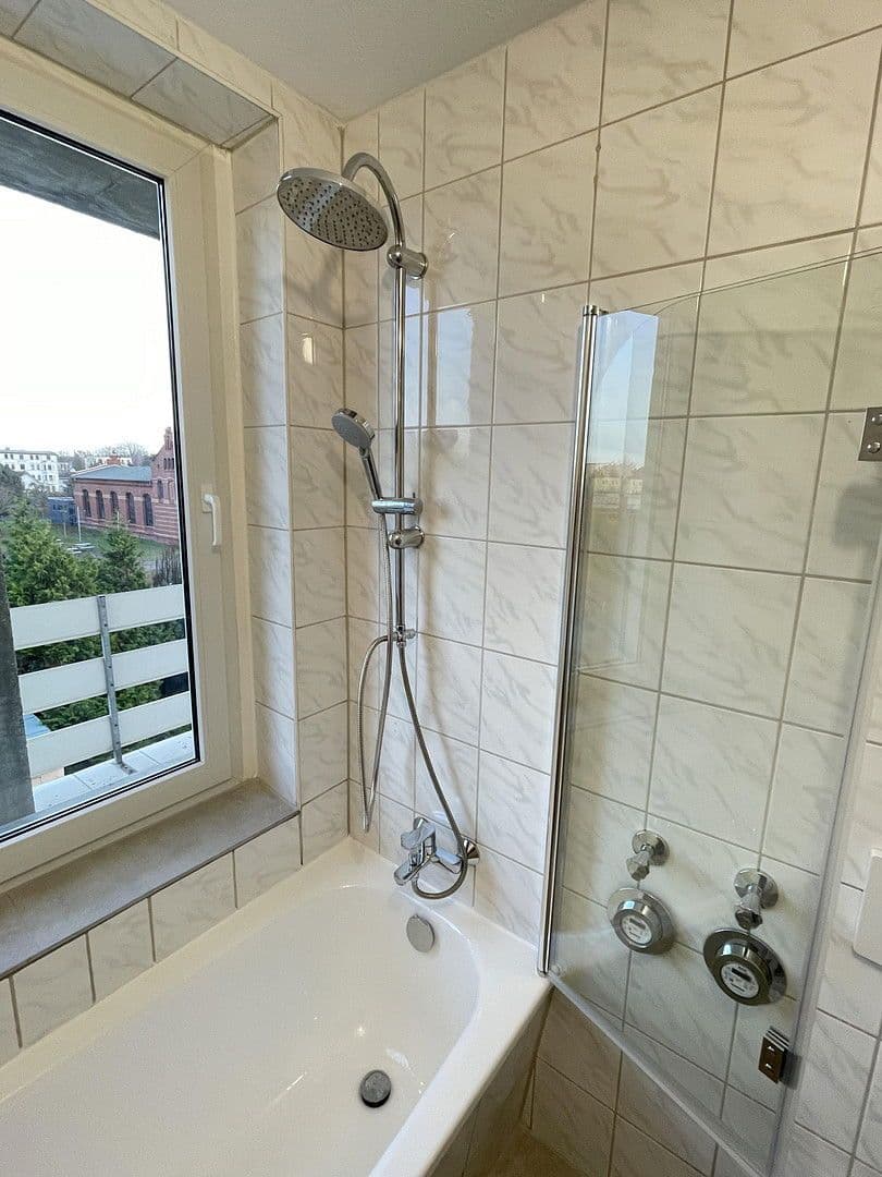 Pronájem bytu 3+1 62 m², Langer Weg 7, Magdeburg, Sasko-Anhaltsko Pronájem bytu 3+1 62 m², Langer Weg 7, Magdeburg, Sasko-Anhaltsko