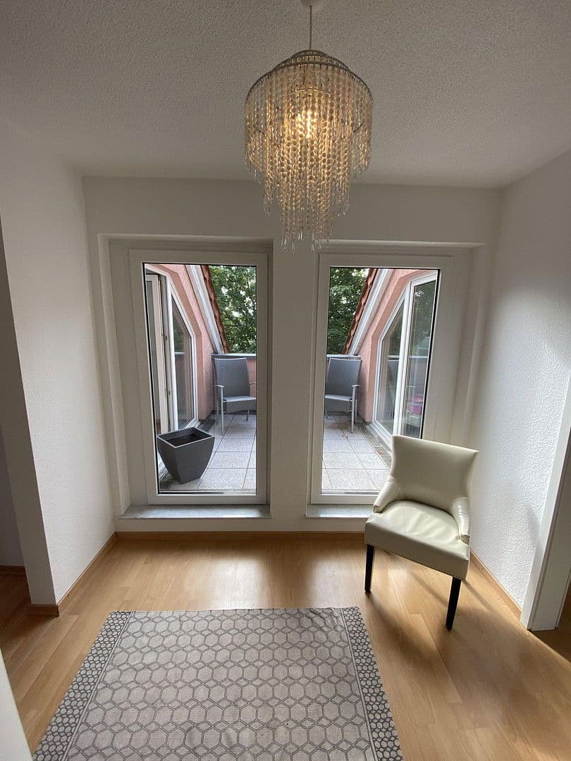 Prodej domu 357 m², pozemek 573 m², Falkensee, Braniborsko Prodej domu 357 m², pozemek 573 m², Falkensee, Braniborsko