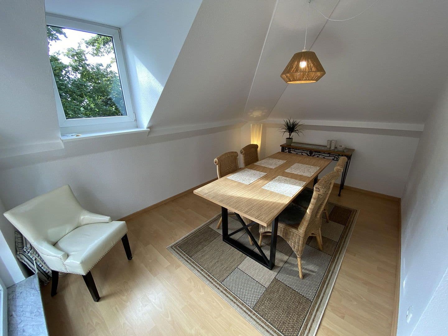 Prodej domu 357 m², pozemek 573 m², Falkensee, Braniborsko Prodej domu 357 m², pozemek 573 m², Falkensee, Braniborsko