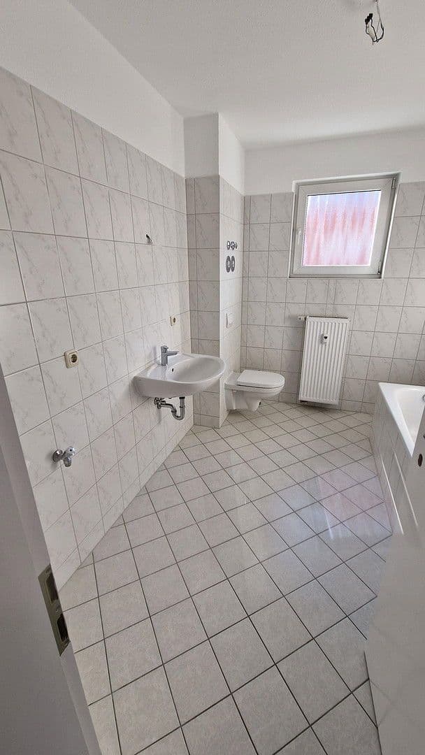 Pronájem bytu 3+1 89 m², Gleviner Mauer 22, Güstrow, Mecklenburg-Vorpommern Pronájem bytu 3+1 89 m², Gleviner Mauer 22, Güstrow, Mecklenburg-Vorpommern