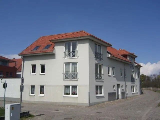 Pronájem bytu 3+1 89 m², Gleviner Mauer 22, Güstrow, Mecklenburg-Vorpommern Pronájem bytu 3+1 89 m², Gleviner Mauer 22, Güstrow, Mecklenburg-Vorpommern