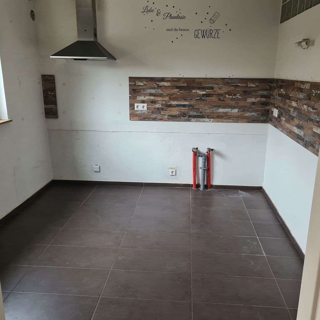 Prodej domu 90 m², pozemek 197 m², Hauffstraße 48/1, Pfullingen, Bádensko-Württembersko Prodej domu 90 m², pozemek 197 m², Hauffstraße 48/1, Pfullingen, Bádensko-Württembersko