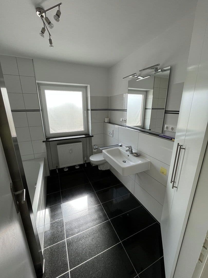 Pronájem bytu 3+kk 90 m², Mozartstraße 69, Erlangen, Bavorsko Pronájem bytu 3+kk 90 m², Mozartstraße 69, Erlangen, Bavorsko