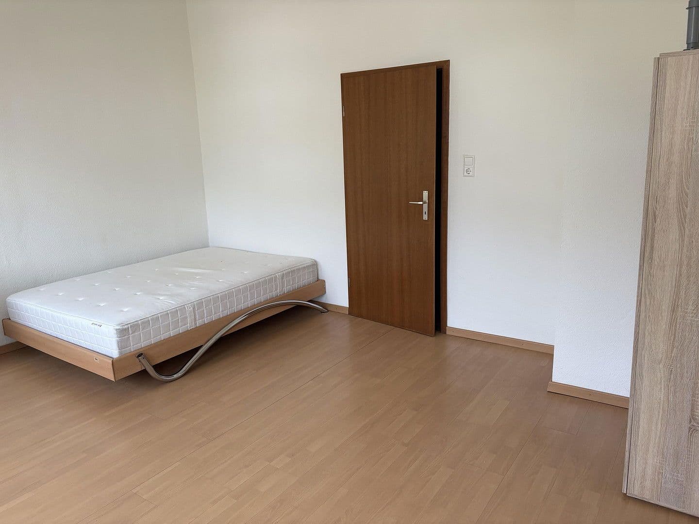 Pronájem bytu 20 m², Stuttgart, Bádensko-Württembersko Pronájem bytu 20 m², Stuttgart, Bádensko-Württembersko