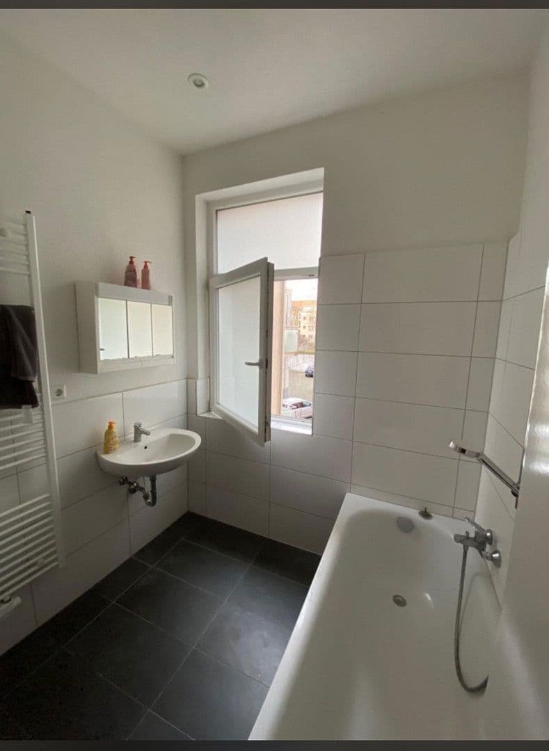 Pronájem bytu 20 m², Stuttgart, Bádensko-Württembersko Pronájem bytu 20 m², Stuttgart, Bádensko-Württembersko