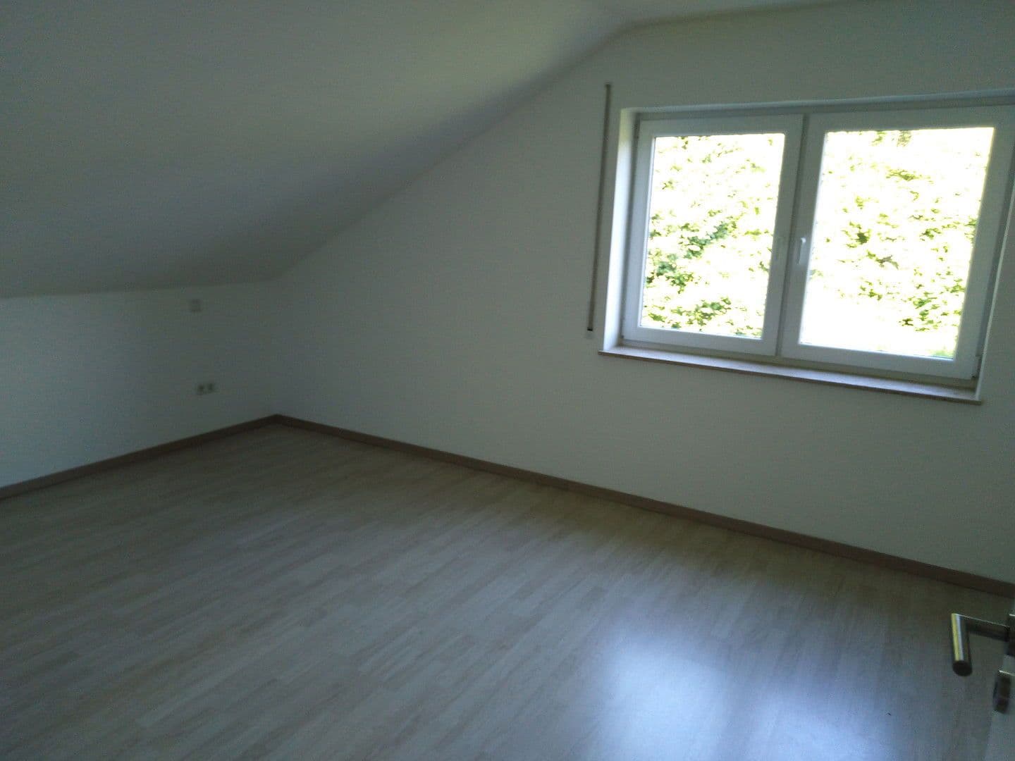 Pronájem bytu 3+1 60 m², Schwäbisch Gmünd, Bádensko-Württembersko Pronájem bytu 3+1 60 m², Schwäbisch Gmünd, Bádensko-Württembersko