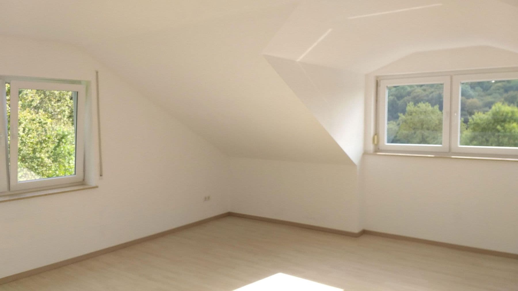 Pronájem bytu 3+1 60 m², Schwäbisch Gmünd, Bádensko-Württembersko Pronájem bytu 3+1 60 m², Schwäbisch Gmünd, Bádensko-Württembersko