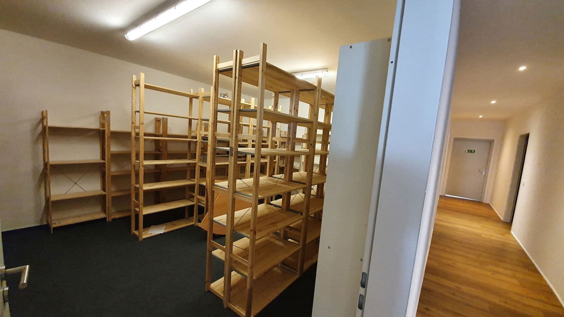 Pronájem kanceláře 345 m², Pfaffenweg 22, Neu-Ulm, Bavorsko Pronájem kanceláře 345 m², Pfaffenweg 22, Neu-Ulm, Bavorsko