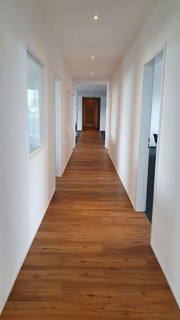 Pronájem kanceláře 345 m², Pfaffenweg 22, Neu-Ulm, Bavorsko Pronájem kanceláře 345 m², Pfaffenweg 22, Neu-Ulm, Bavorsko