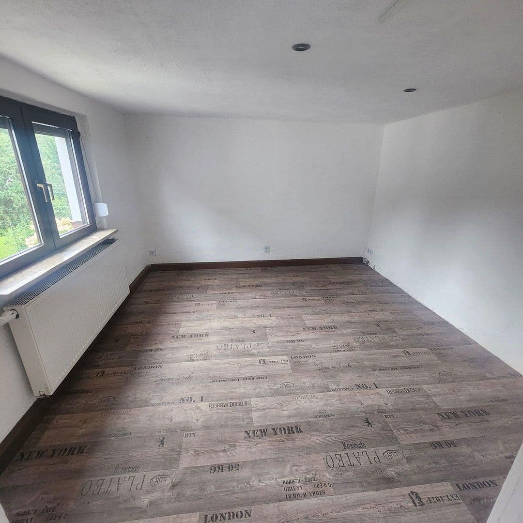 Pronájem domu 90 m², pozemek 370 m², Muldenthalstraße 17b, Großschirma, Sasko Pronájem domu 90 m², pozemek 370 m², Muldenthalstraße 17b, Großschirma, Sasko