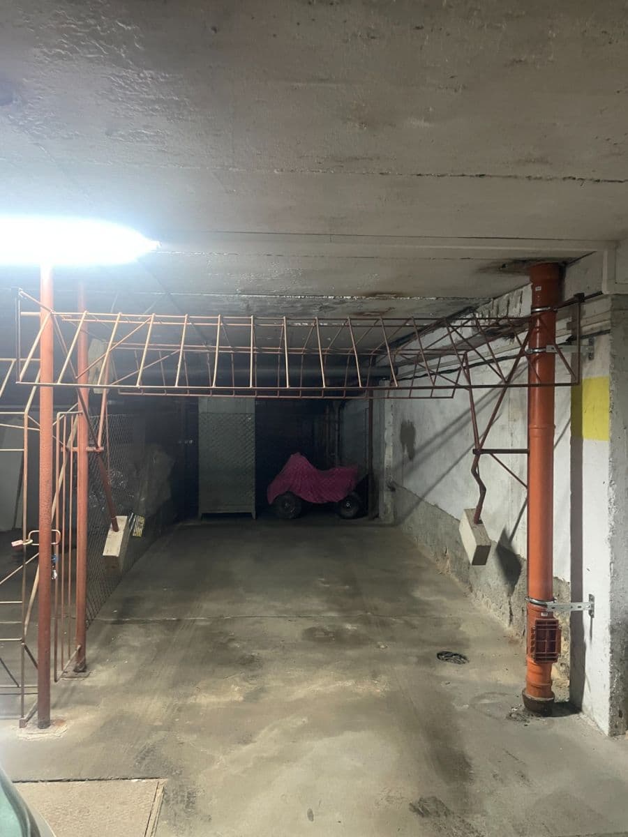 Pronájem garáže 18 m², Lovosická, Praha, Praha Pronájem garáže 18 m², Lovosická, Praha, Praha