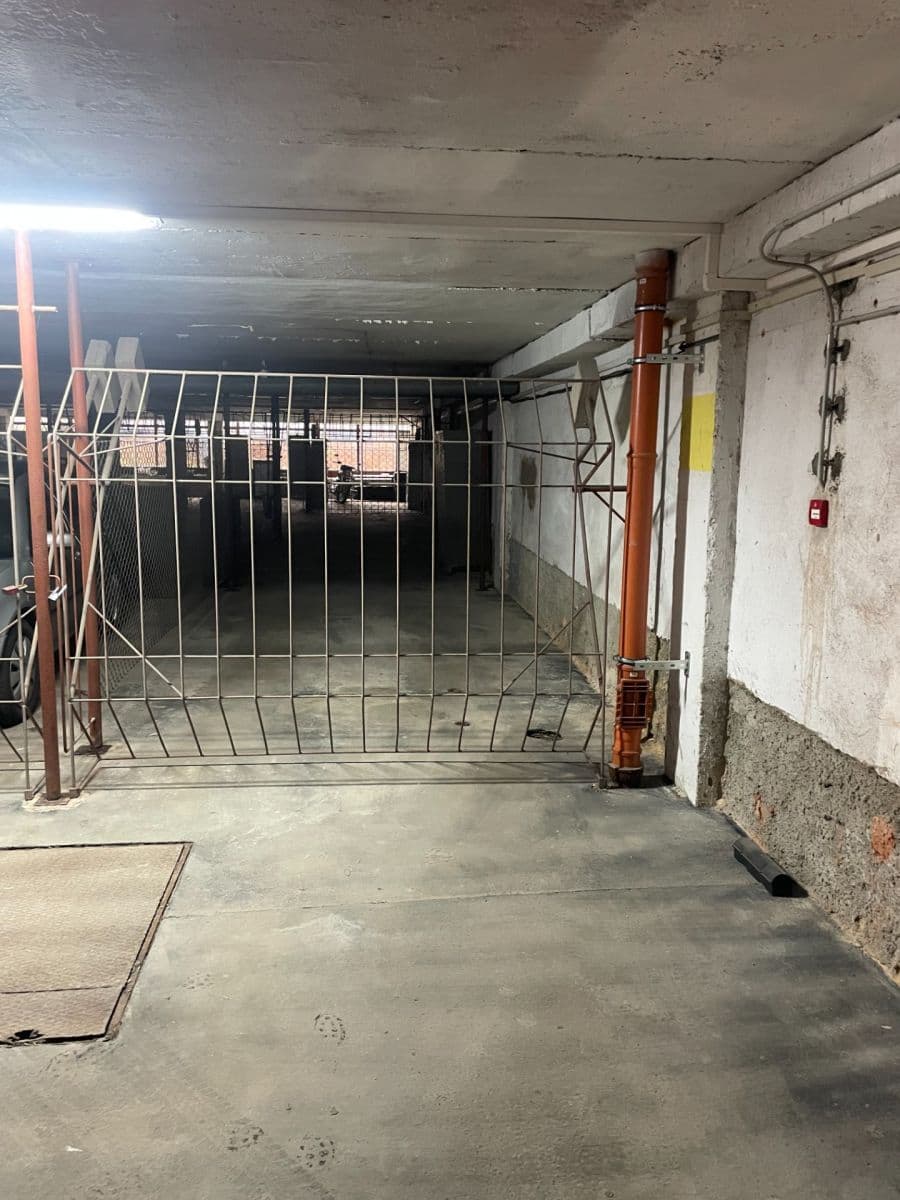 Pronájem garáže 18 m², Lovosická, Praha, Praha Pronájem garáže 18 m², Lovosická, Praha, Praha