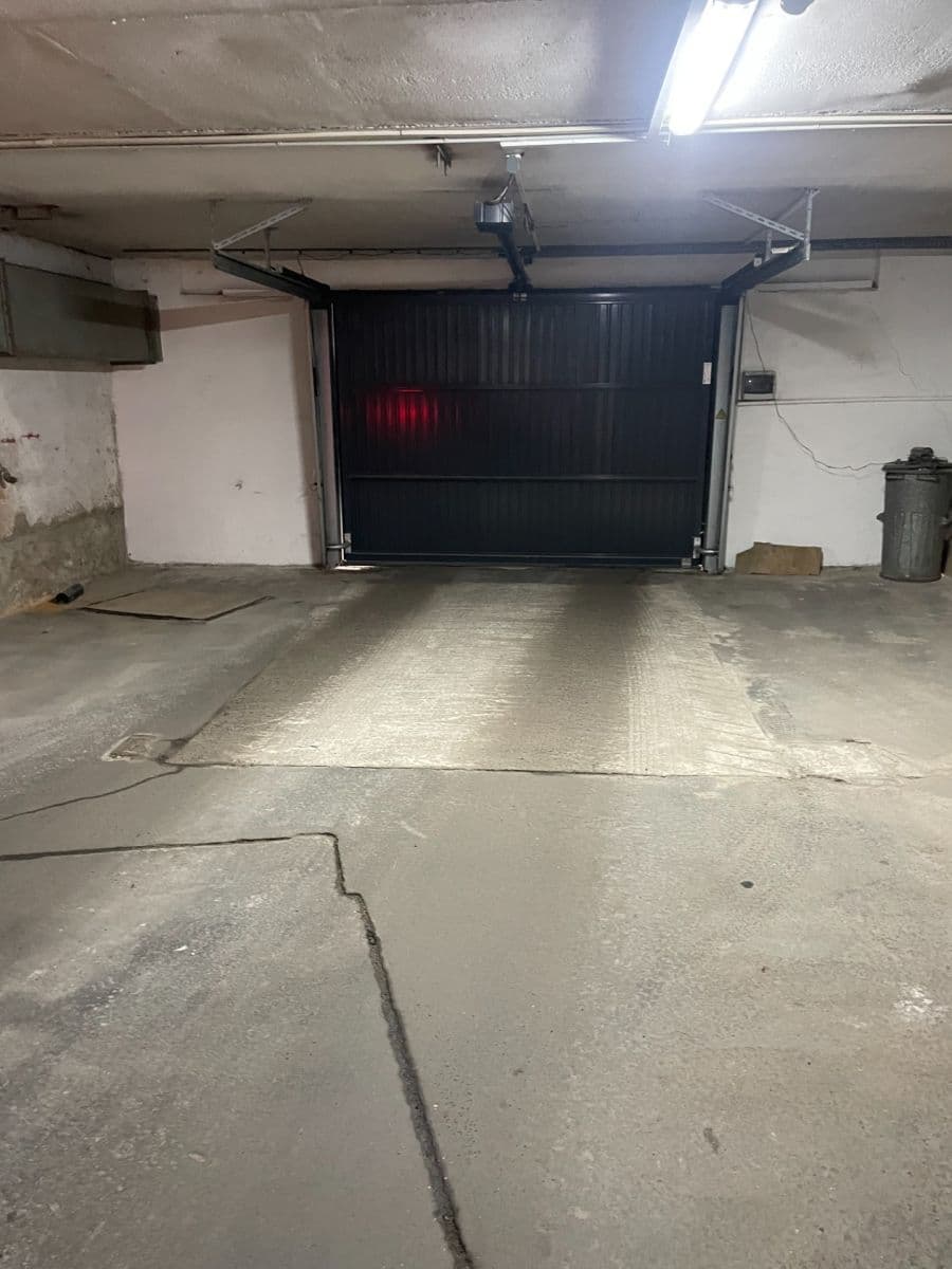 Pronájem garáže 18 m², Lovosická, Praha, Praha Pronájem garáže 18 m², Lovosická, Praha, Praha