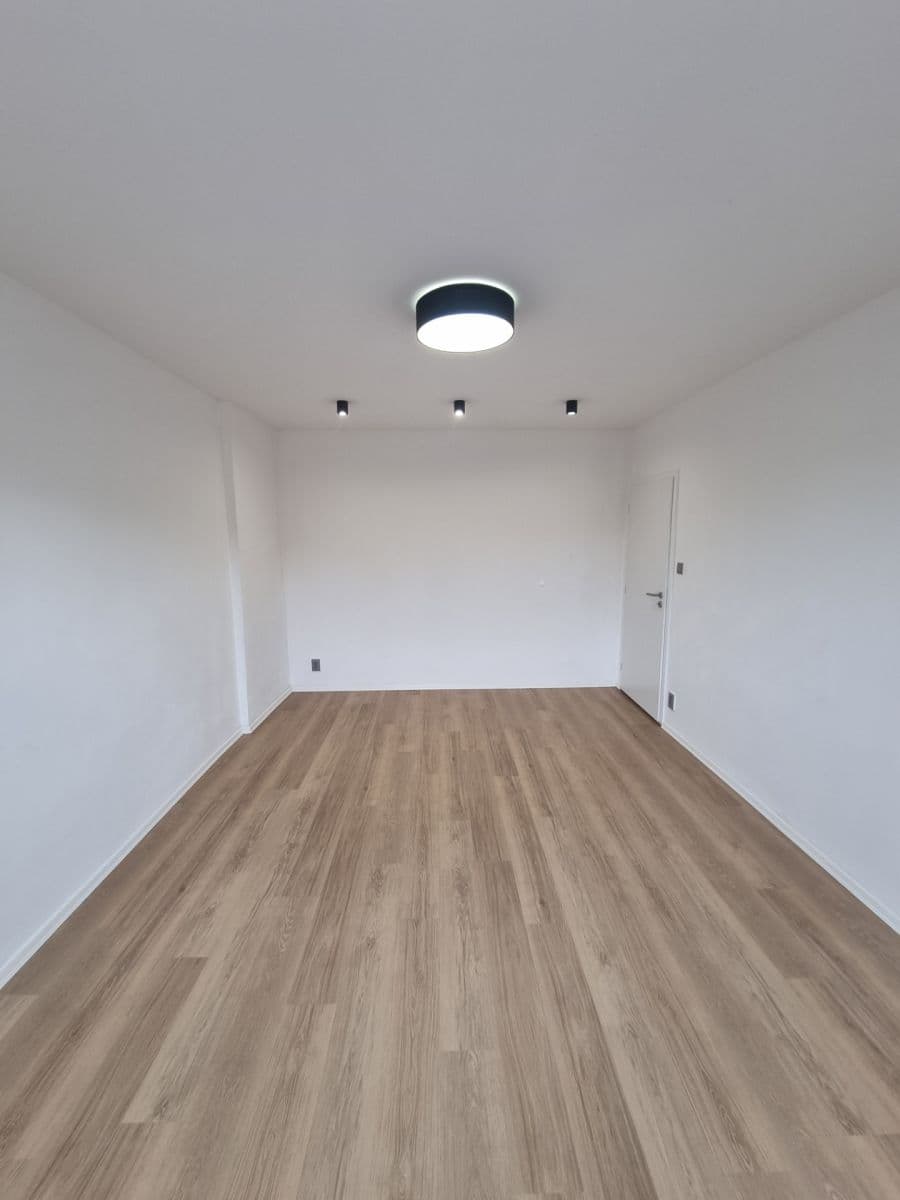 Pronájem bytu 1+1 40 m², Bukovany, Karlovarský kraj Pronájem bytu 1+1 40 m², Bukovany, Karlovarský kraj