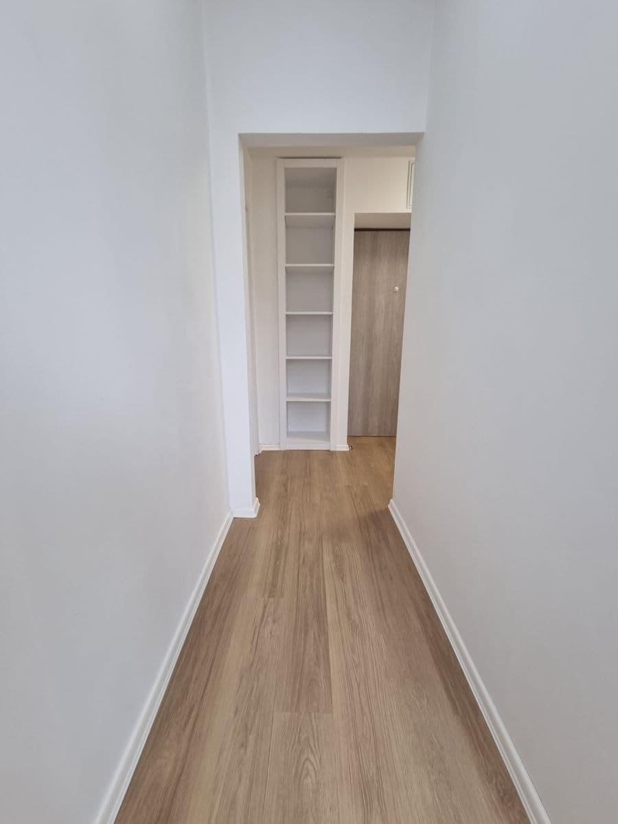 Pronájem bytu 1+1 40 m², Bukovany, Karlovarský kraj Pronájem bytu 1+1 40 m², Bukovany, Karlovarský kraj